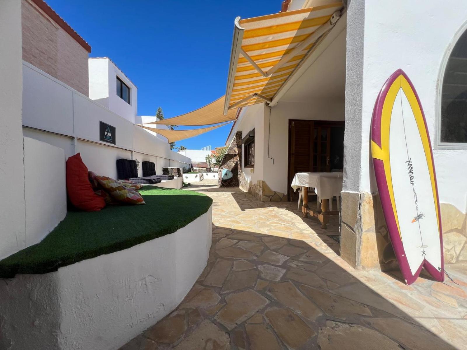 Pura Vida Surf Camp & School Hostel ลาโอลีวา ภายนอก รูปภาพ